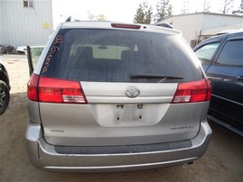 2004 Toyota Sienna XLE Silver 3.3L AT 2WD #Z21600
